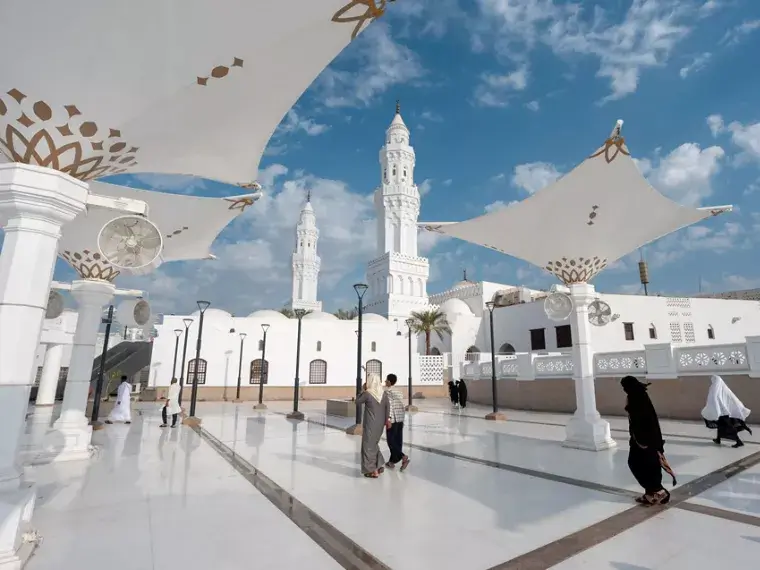 Where Is Masjid Qiblatain and How Far Is It From Masjid an-Nabawi?