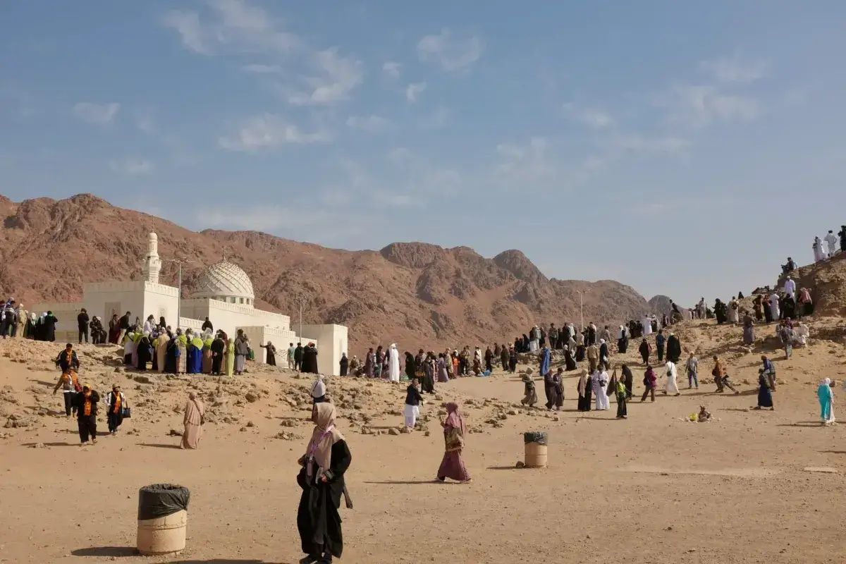 Visiting Mount Uhud and The Martyrs