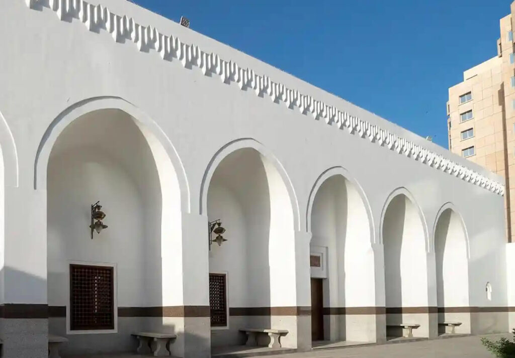 What Is Masjid Ali Bin Abi Talib in Madinah?